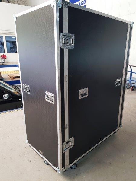 mobile bar road case with ramp 1