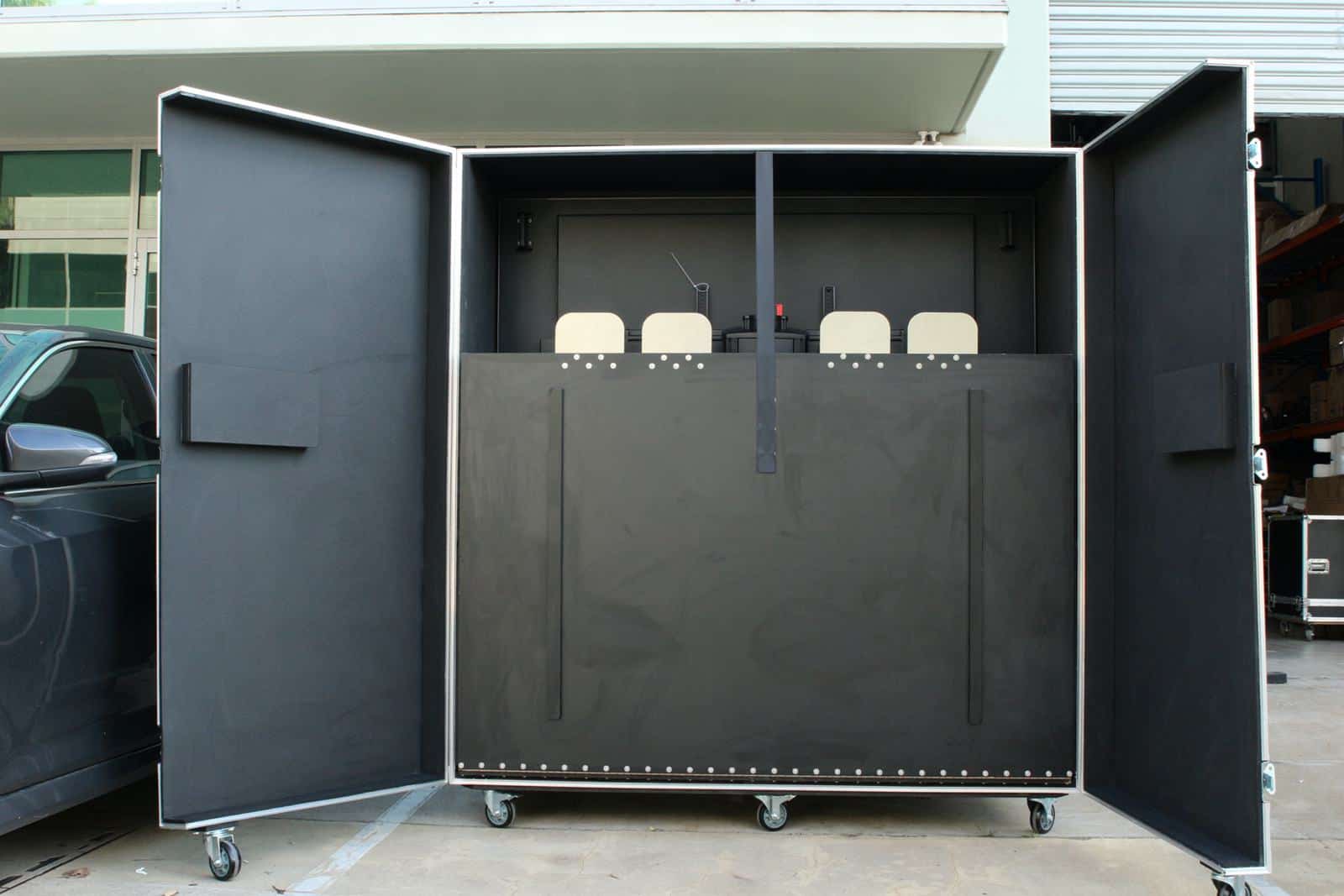 roadcase dell display on stand 2