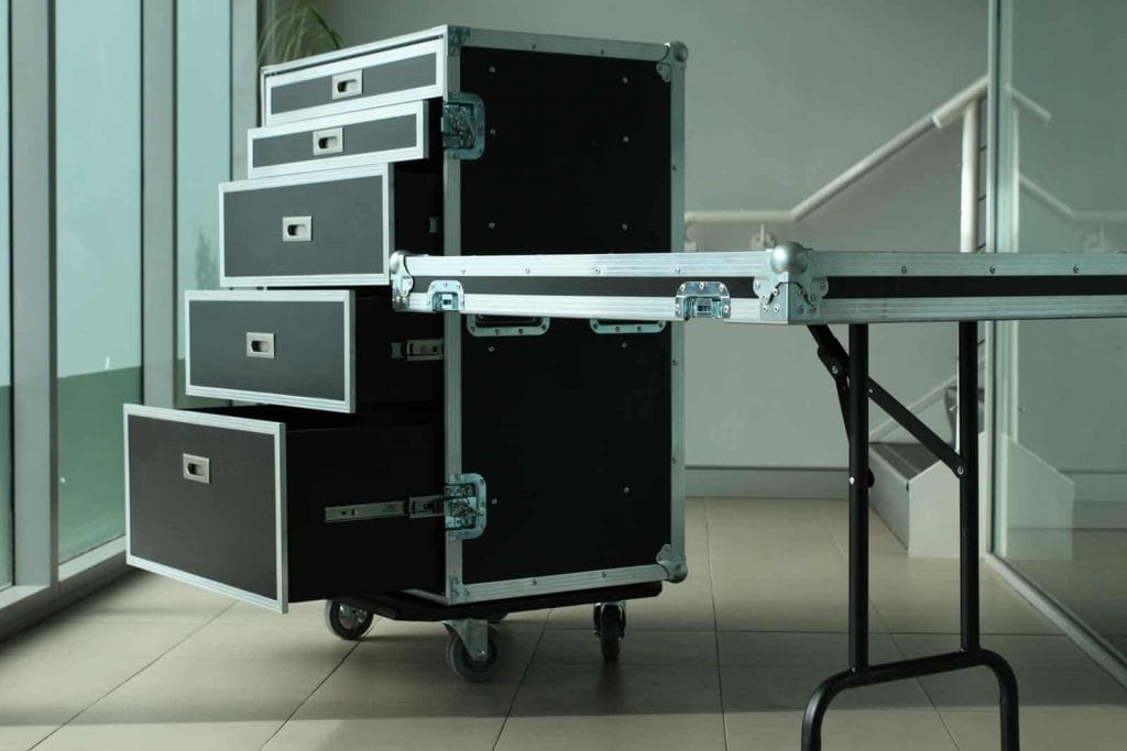 Road case with five cascading drawers