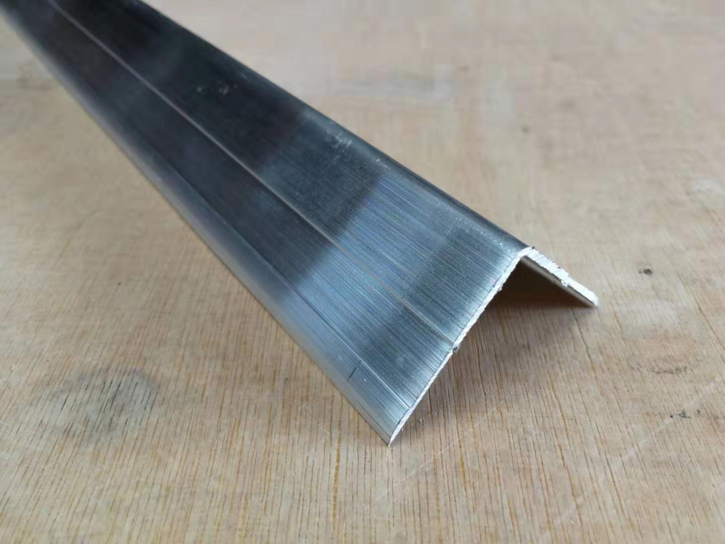 Aluminium Single Angled Edge Extrusion 3.0M 35X35MM Armor Road Cases