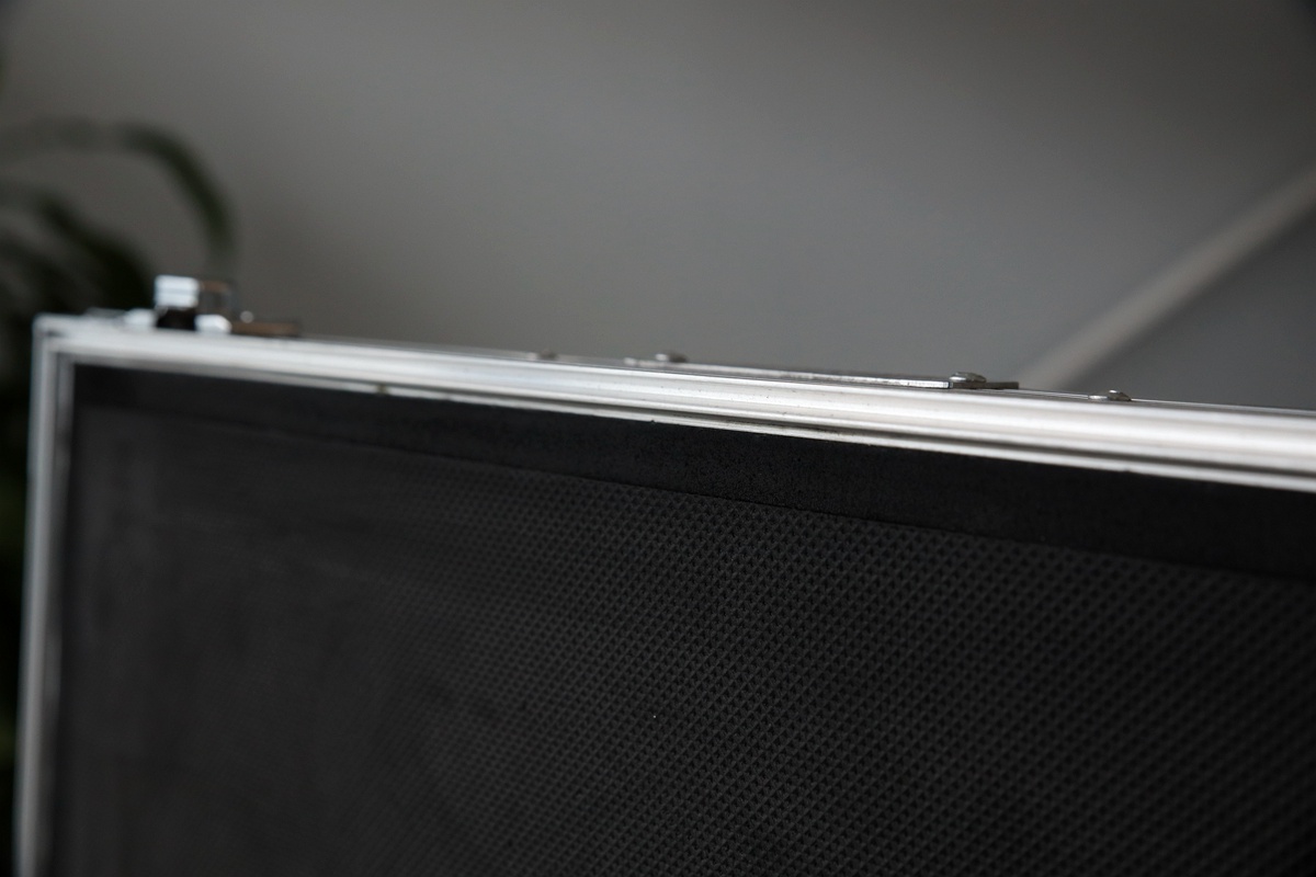 Aluminium Road Case Hybrid Edge Extrusion 3.0M 6MM Gap Armor Road Cases