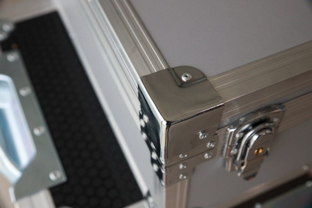 small flat corner with 20mm recess