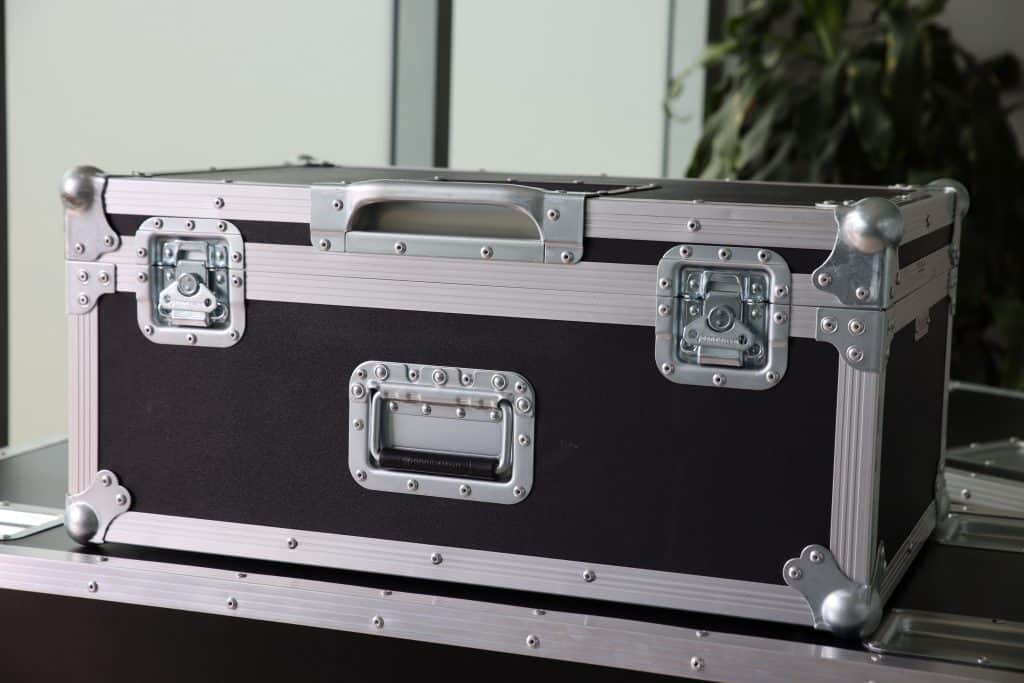 Case with lift out tray2