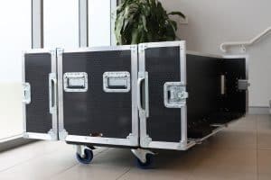 TV road case for 75-inch TV screens4