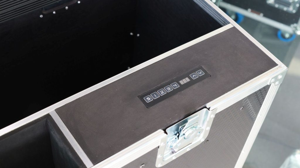 TVL Samsung QM75R road case 3